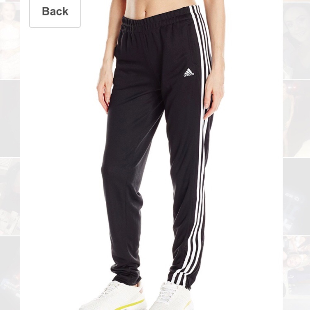 Adidas women’s sweatpants in black!